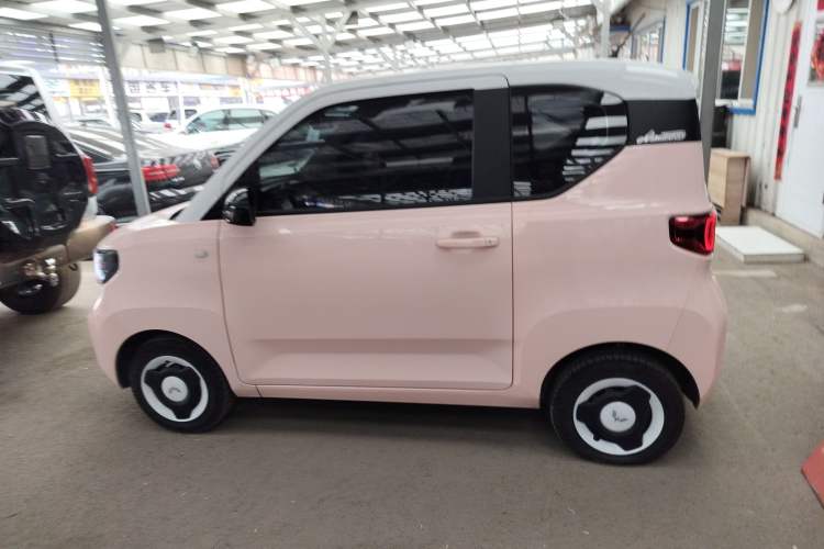 Used Wuling Hongguang MINIEV 2022 Macaron Premium Model – Lithium Iron Phosphate
