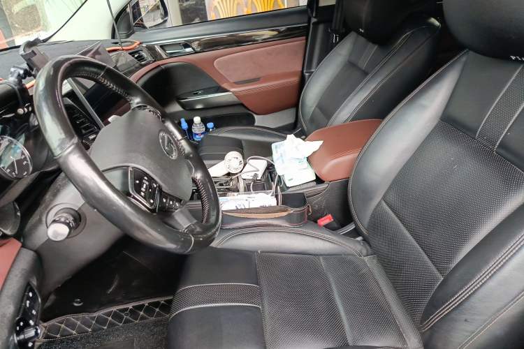 Used GAC Trumpchi GS8 2017 320T Two-Wheel Drive Luxury Smart Connectivity Version (7 Seats)
