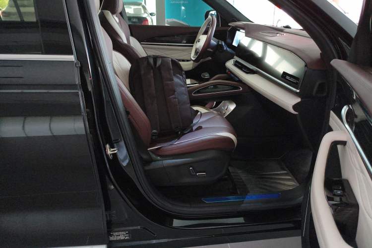 Used Geely Auto Monjaro L 2024 2.0TD High-Power Automatic Two-Wheel Drive Yunqi Version Right Front Seat