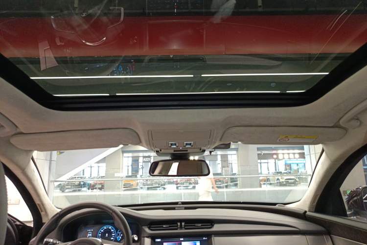 Used Jaguar XFL 2018 XFL 2.0T 250 PS Luxury Edition
