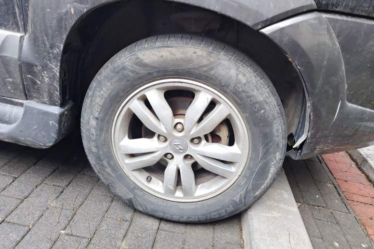 Used Hyundai Tucson 2009 2.0L Manual Two-Wheel Drive Fashion Edition