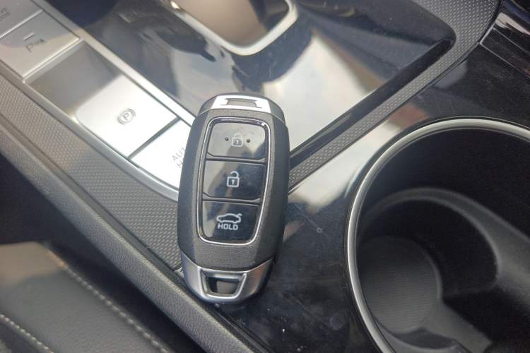 Used Hyundai Elantra 2021 1.5L CVT GLX Elite Edition
