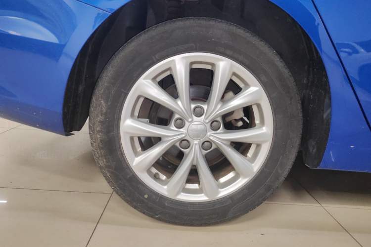 Used Roewe i5 2019 1.5L Manual 4G Connected Langyue Edition Right Rear Wheel Hub