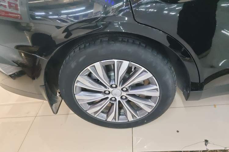 Used Hongqi E-QM5 2022 431 km Charge & Enjoy Edition
