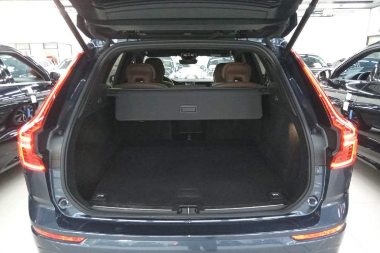 Used Volvo XC60 2024 B5 4x4 Smart Luxury Edition