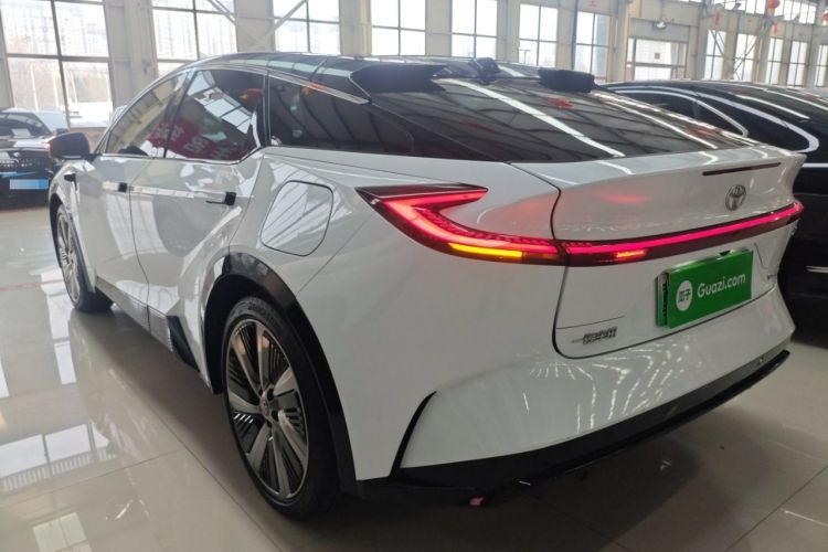 Used Toyota bZ5 2025 Model 550 PRO Smart Driving Edition Rear Left 45 Deg