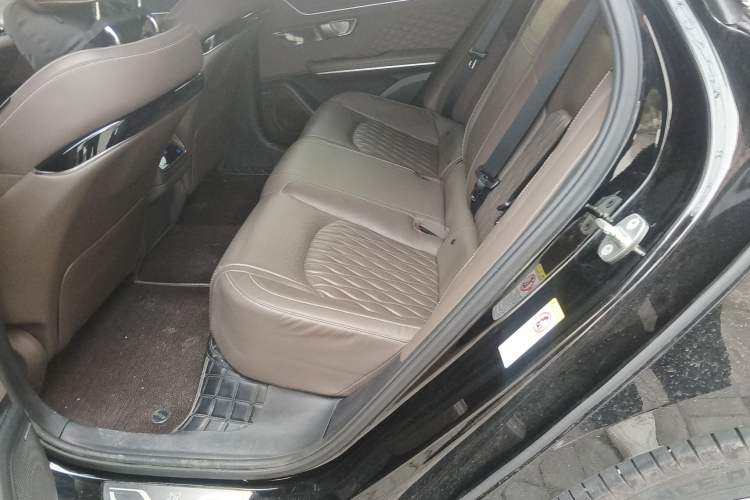 Used BYD Han 2023 DM-i Champion Edition 121KM Prestige Model
