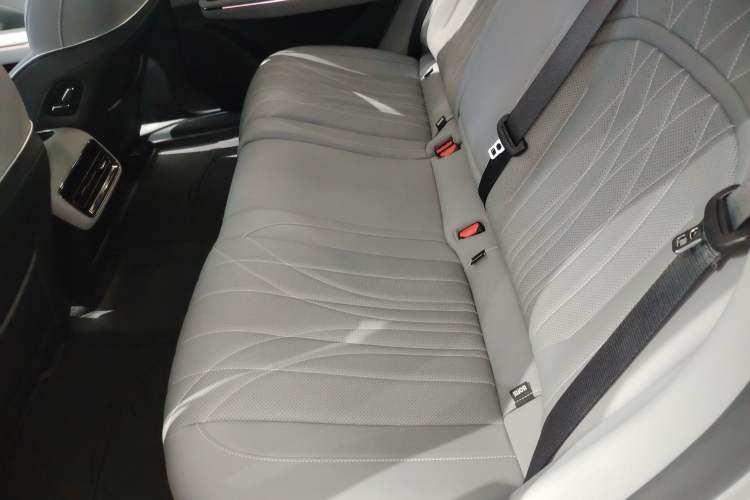 Used Geely Galaxy E8 2025 700 km Long-Range Intelligent Driving Version
