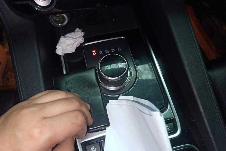 Used Jaguar F-PACE 2019 2.0T Two-Wheel Drive Urban Deluxe Edition Gear Lever