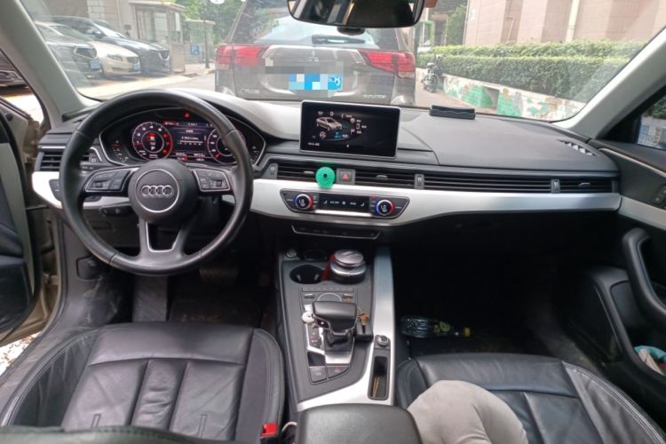 Used Audi A4L 2018 30th Anniversary Edition 40 TFSI Fashion Model
