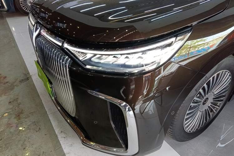 Used VOYAH Dream 2025 PHEV Four-Wheel-Drive Flagship Kunpeng Edition
