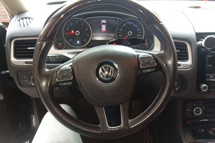 Used Volkswagen Touareg 2014 3.0 TSI New Edition