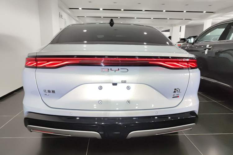 Used BYD Han L 2025 EV Four-Wheel Drive LiDAR Flagship Model Rear