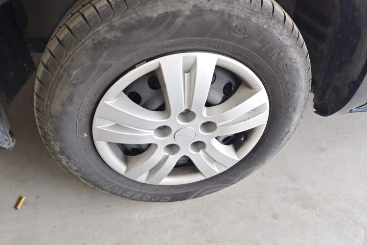 Used FORTHING Lingzhi 2023 M5L 1.6L Base Model 5 Seats Left Front Wheel Hub