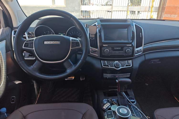 Used Haval H9 2016 2.0T Four-Wheel Drive Luxury Version 5 Seats