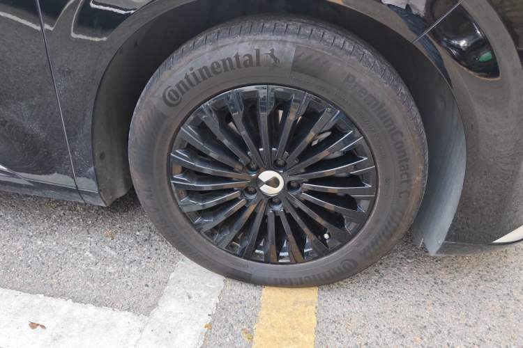 Used Denza D9 2022 DM-i 970 Four-Wheel Drive Flagship Model
