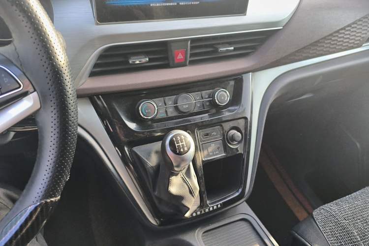 Used JAC Refine M3 2023 PLUS 1.5T 5/7-seat Classic Edition