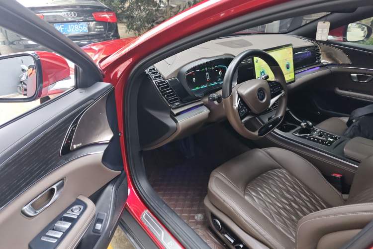 Used BYD Han 2020 DM Four-Wheel Drive Performance Edition Prestige Model Interior 3