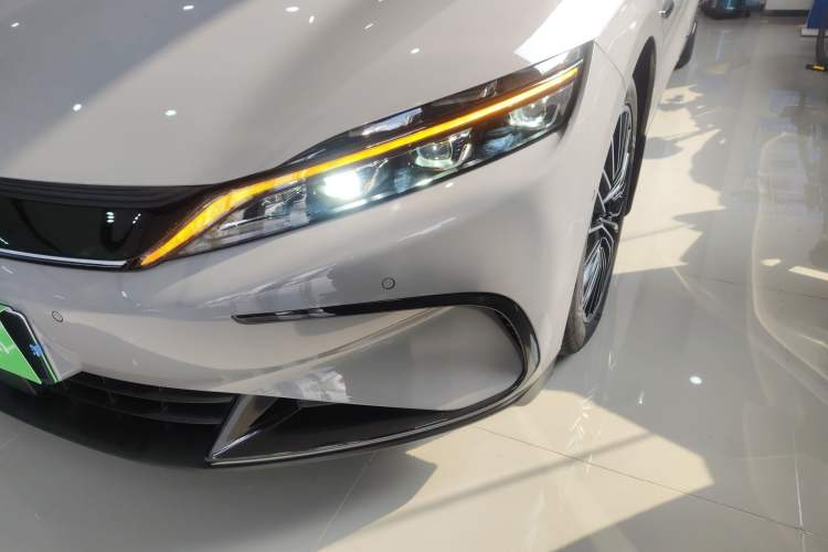 Used BYD Han 2025 DM-i Intelligent Driving Edition 125KM LiDAR Flagship Model
