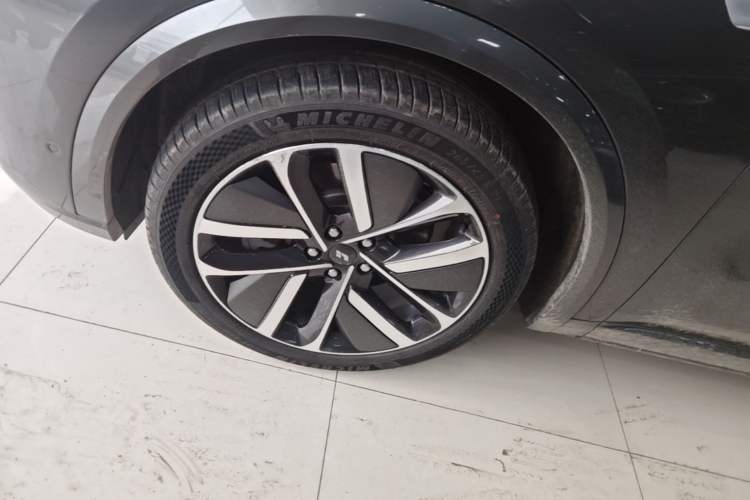 Used Li Auto L9 2022 Max model Exterior 4