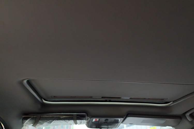 Used FORTHING Joyear X5 2013 1.6L Manual Luxury Model China IV Standard