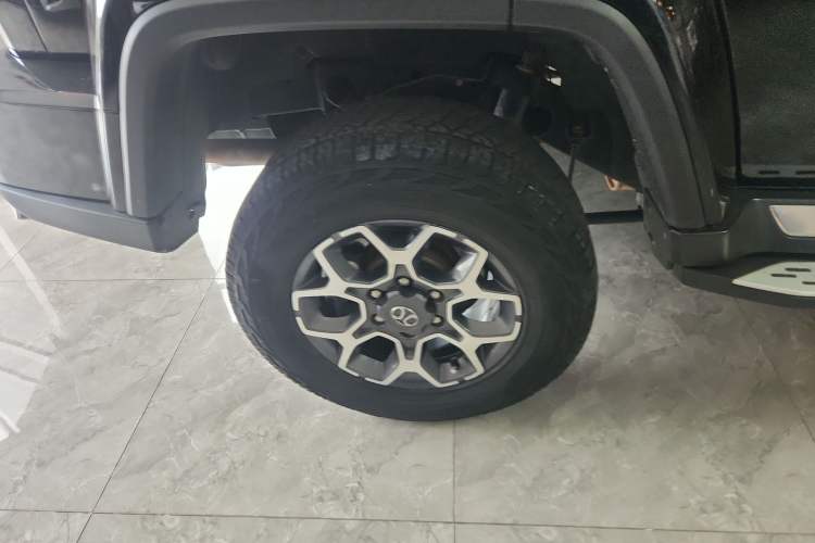 Used BAIC Off-Road BJ40 2019 PLUS 2.3T Automatic Four-Wheel Drive Flagship Edition China VI Emission Standard Right Rear Wheel Hub