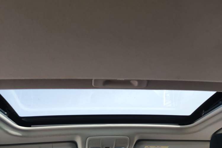 Used Mazda 3 Axela 2017 Sedan 1.5L Automatic Luxury Model Emission Standard China V Headliner