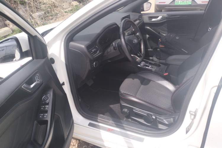 Used Ford Focus 2020 Sedan EcoBoost 180 Automatic ST Line Driver Seat