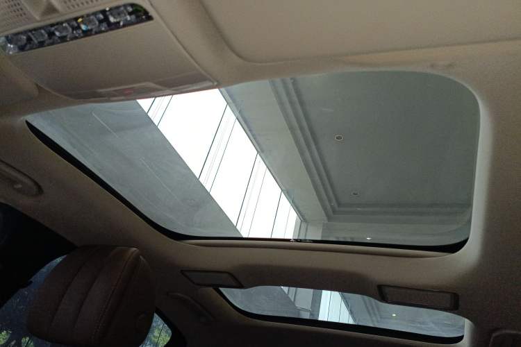 Used Mercedes-Benz E-Class 2019 E 300 L Sporty and Stylish Model