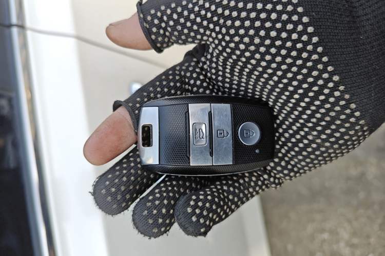 Used Kia K4 2014 1.8L Automatic DLX Vehicle Key