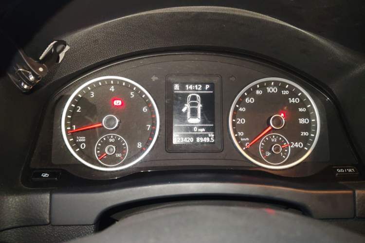 Used Volkswagen Tiguan 2012 1.8TSI Automatic All-Wheel Drive Elite Edition Instrument Cluster