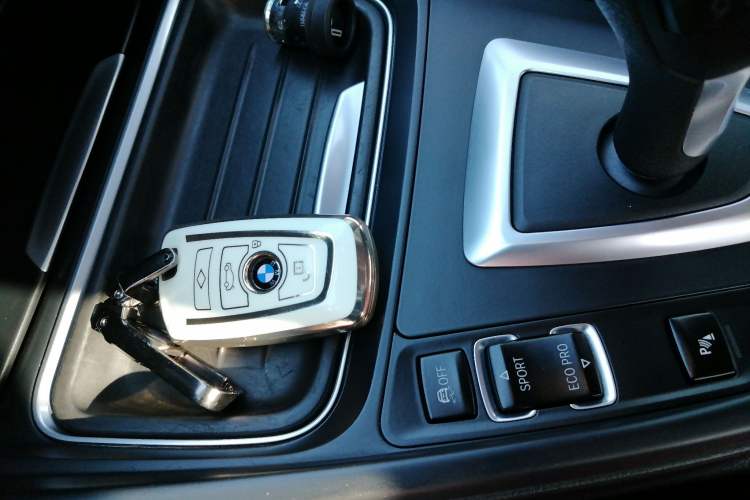 Used BMW 3 Series 2014 320Li Fashion Model