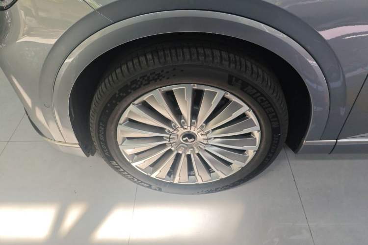 Used ONVO Luxeed L90 2025 Model—Ultra Six-Seater Version
