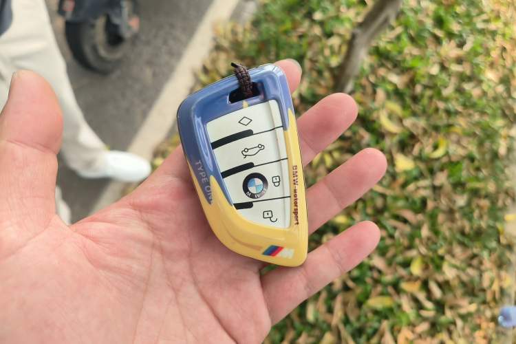 Used BMW 5 Series 2023 530Li Luxury Edition M Sport Package Vehicle Key