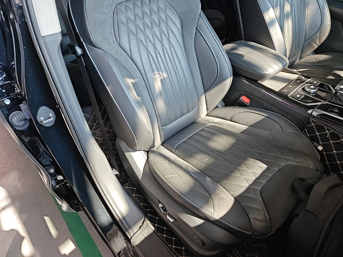Hongqi HS5 2022 Revised Version 2.0T Smart Connect Flagship Edition — снимка 19