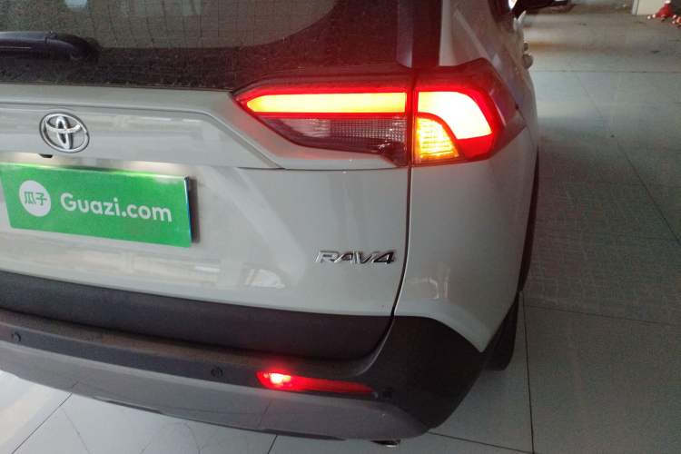 Used Toyota RAV4 2021 2.0L CVT Two-Wheel Drive Fashion Edition
