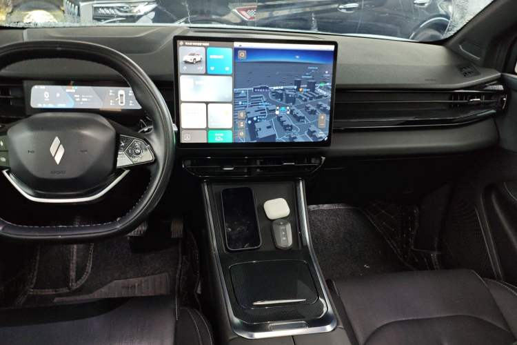 Used Livan Livan 7 2023 450 km – Chasing Clouds