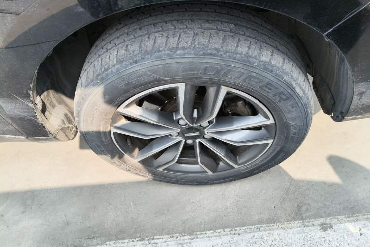 Used Wey VV5 2021 1.5T Two-Wheel Drive Color Pioneer Right Front Wheel Hub