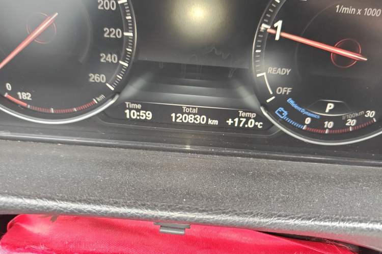 Used BMW 3 Series 2019 320Li M Sport Package Odometer Close Up