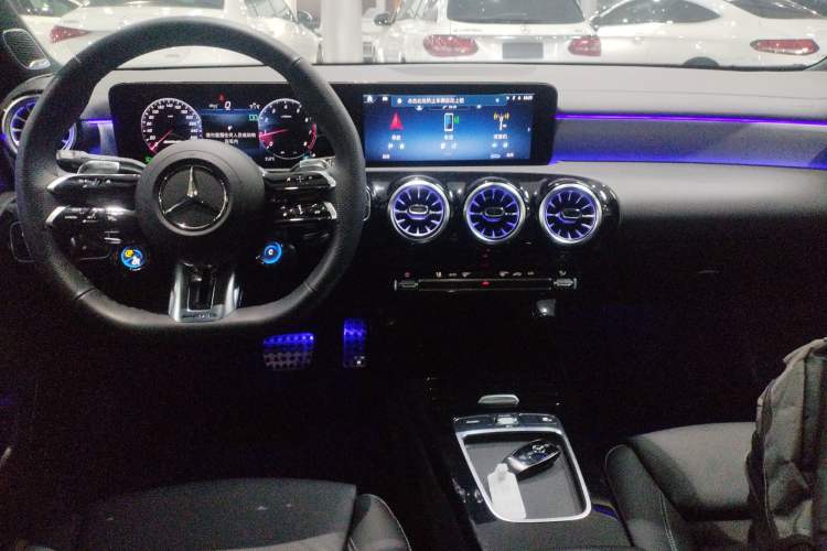 Used Mercedes-Benz A AMG 2025 AMG A 35 L 4MATIC Center Console