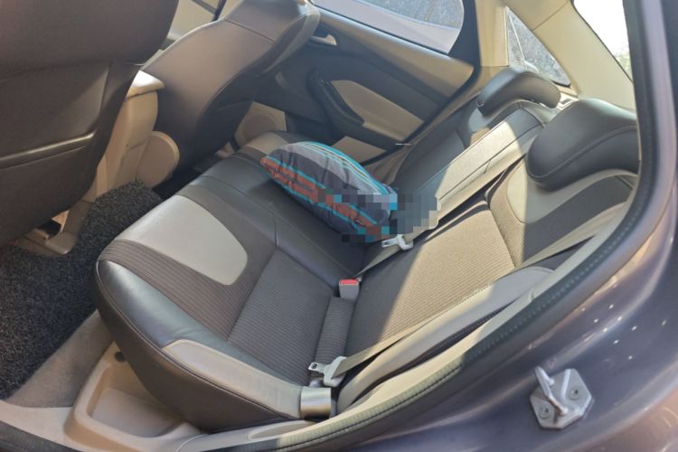 Used Ford Focus 2012 Sedan 1.6L Automatic Fashion Edition