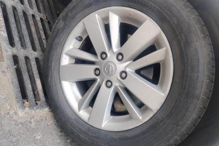 Used Nissan Teana 2011 2.0L XL Comfort Edition Right Front Wheel Hub