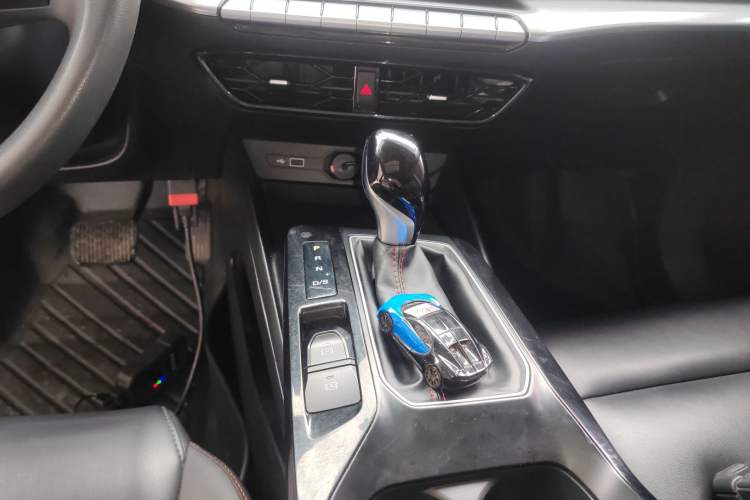 Used MG 5 2021 Revised Version 180 DVVT CVT Youth Luxury Edition Gear Lever