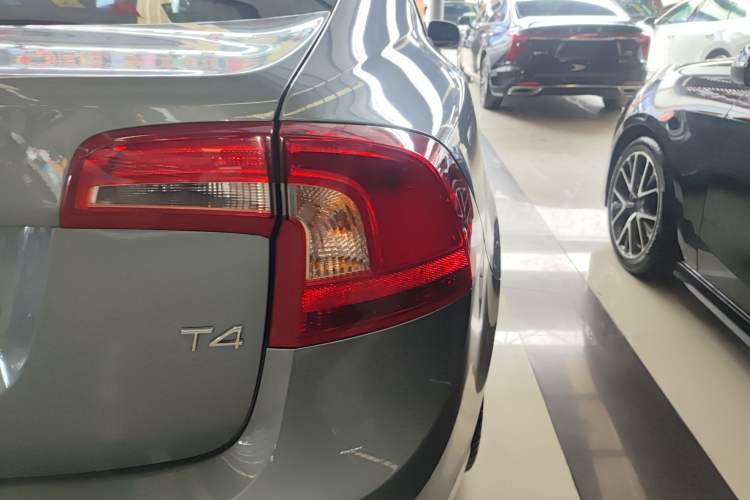 Used Volvo S60 2018 S60L T4 Smart & Ambitious Edition