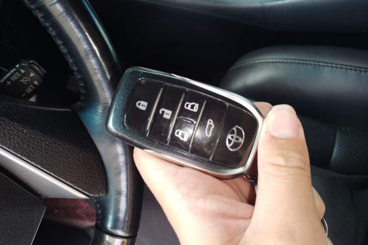 Used Toyota Alphard 2018 Revised Version 3.5L Premium Edition Vehicle Key