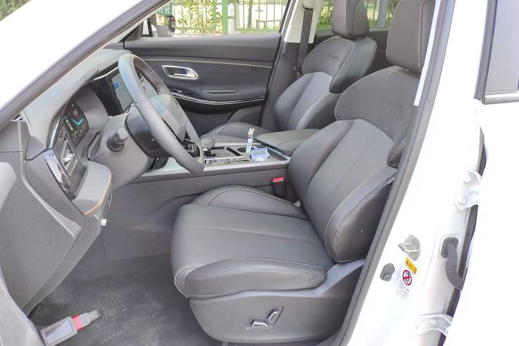 Used Oshan X7 PLUS 2023 Enjoy Edition 1.5T Automatic Pilot Model 7 Seats