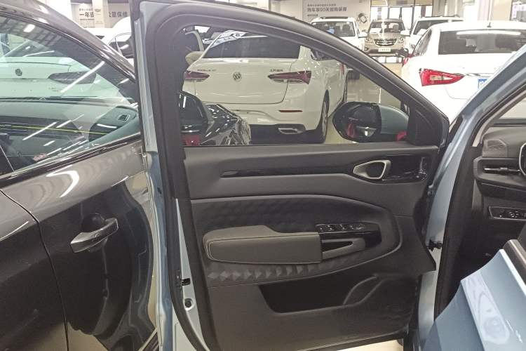 Used Baojun RM-5 2019 1.5L Manual Elite Edition with 24-hour Online Service 5 Seats
