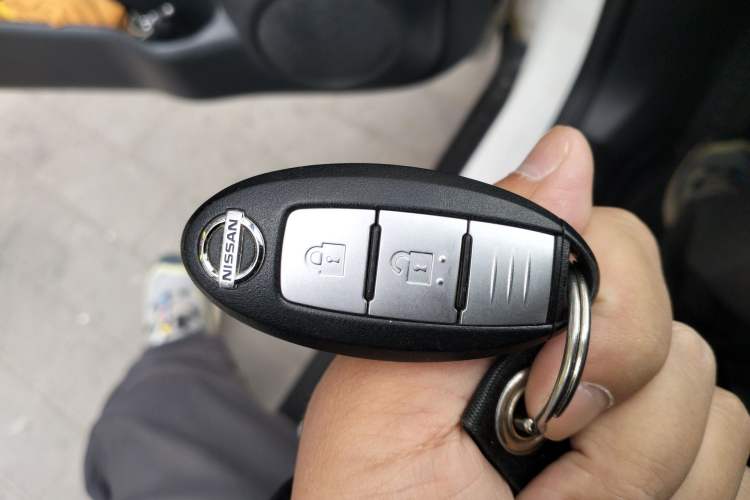 Used Nissan X-Trail 2014 2.0L CVT Comfort Edition 2WD Vehicle Key