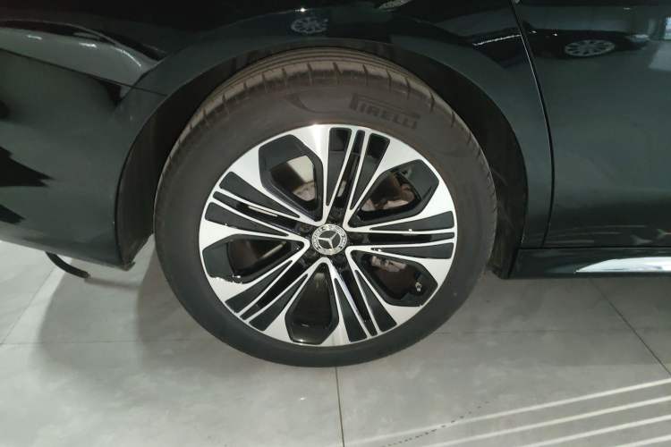 Used Mercedes-Benz E-Class New Energy 2024 E 350 e L Plug-in Hybrid Sedan
