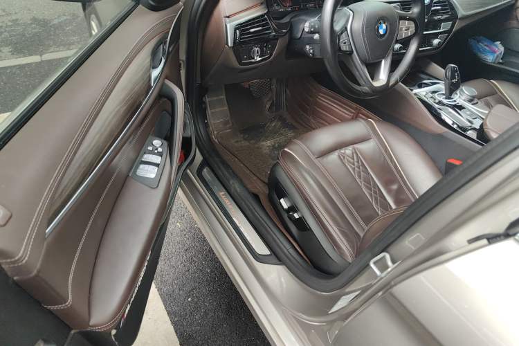 Used BMW 5 Series 2020 530Li Leading Edition Luxury Package Driver Seat